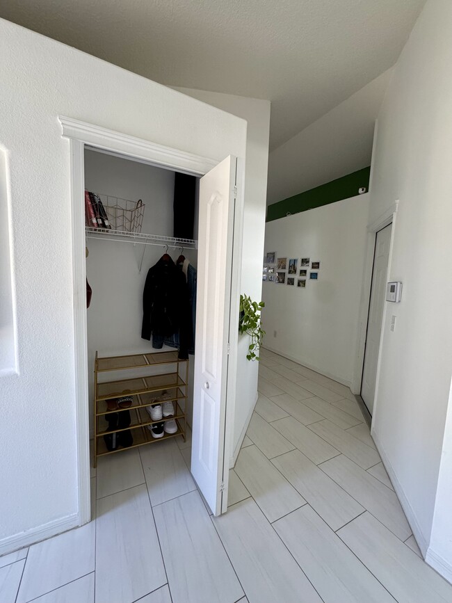 Building Photo - 7527 Oxford Garden Cir