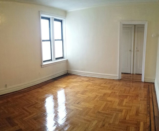 Foto del edificio - 474 E 98th St