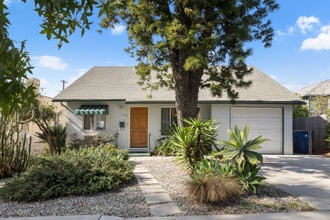 Building Photo - 1451 Armadale Ave