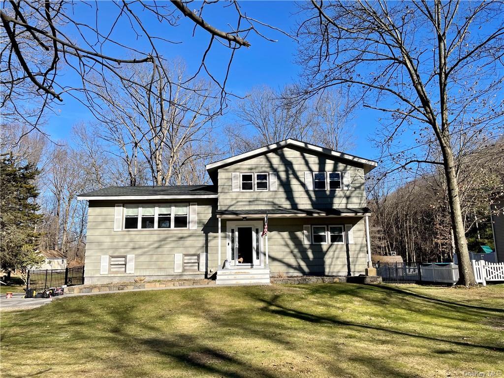 Primary Photo - 4 Adelaide Ln