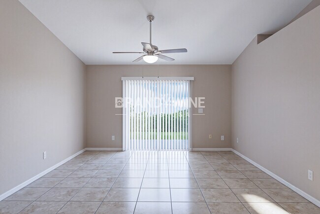 Building Photo - 424 Candler Ave