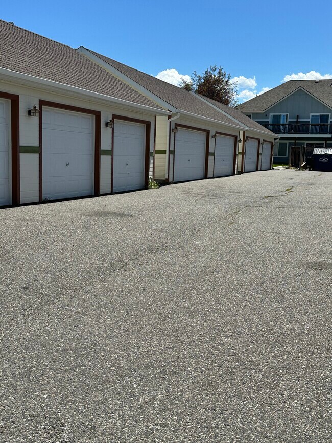 Foto del edificio - 1096 Longbow Ln