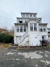 Building Photo - 196 Railroad St