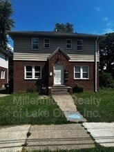 Building Photo - 140 Summit St