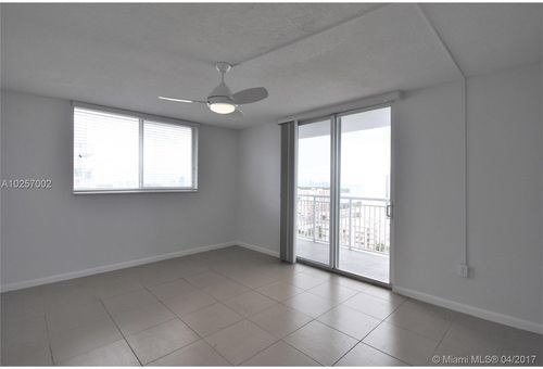 Foto del edificio - 6969 Collins Ave