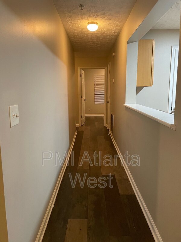 Foto del edificio - 7204 Waldrop Pl