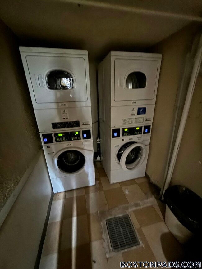 Building Photo - 42 Worthen Rd