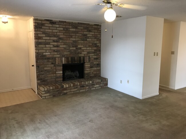 Building Photo - Duplex