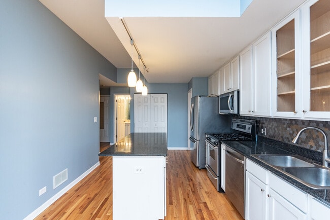Building Photo - 2356 N Elston Ct