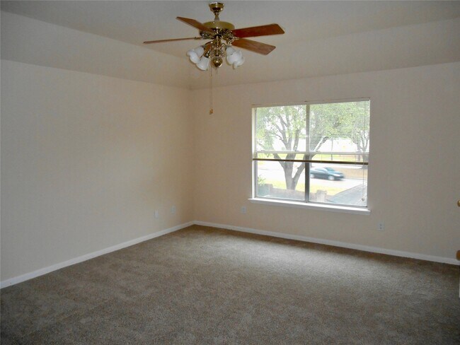 Foto del edificio - 6203 Faulkner Ridge Dr
