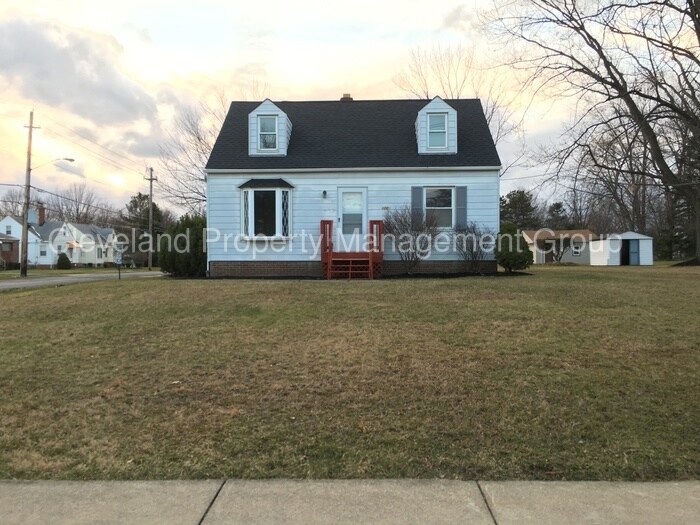 6020 Dunham Rd, Maple Heights, OH 44137 House Rental in Maple Heights