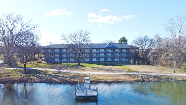 Lakeside Studios - Lakeside Studio Apartments