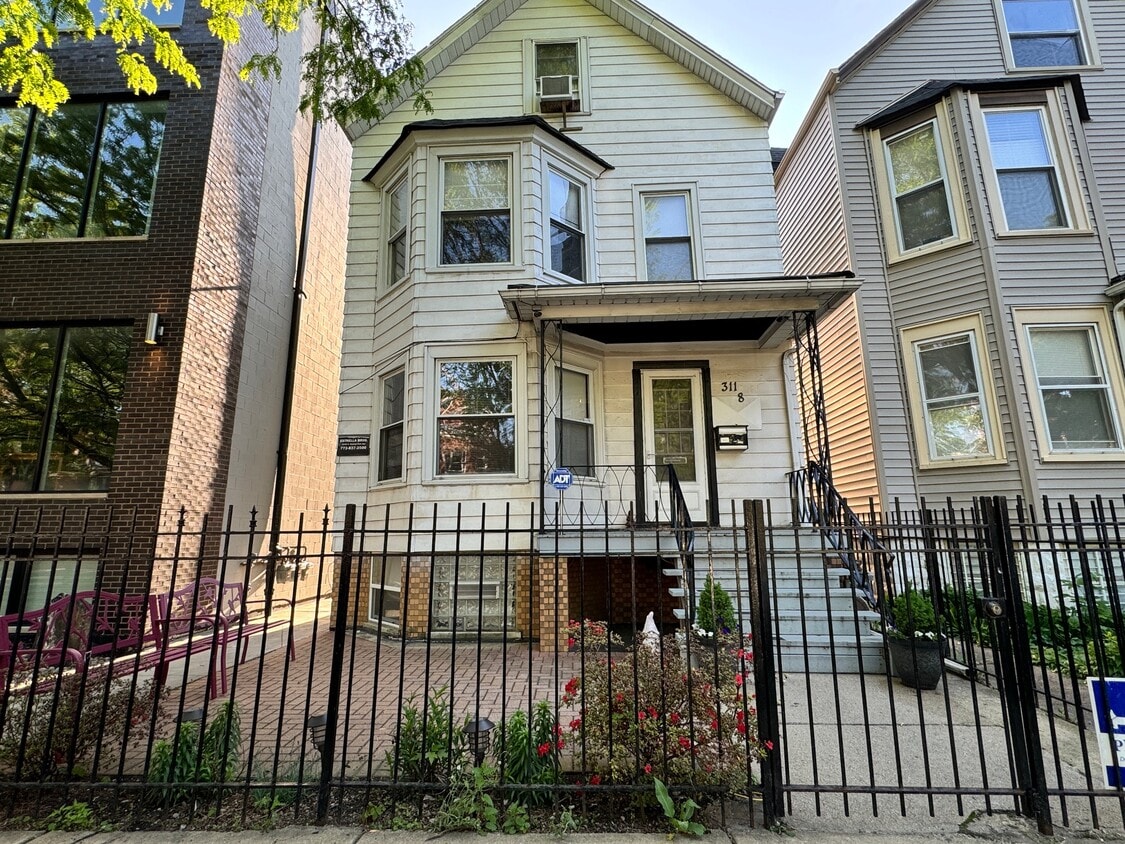 Front - 3118 N Central Park Ave