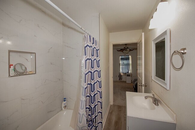 Foto del edificio - 2802 Canfield St