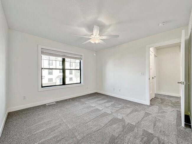 Building Photo - Birchwood Grove