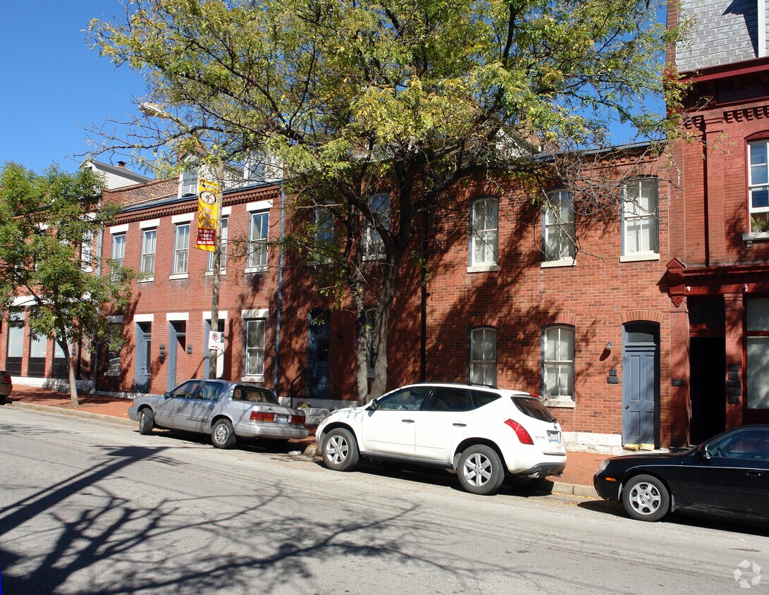 Primary Photo - 909-923 Geyer Ave