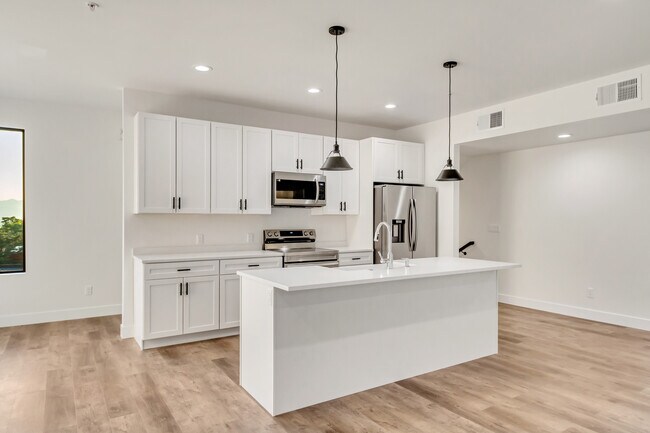 Foto del edificio - Shred Ready Homes
