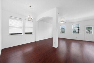 Building Photo - 2307 Shady Tree Ln