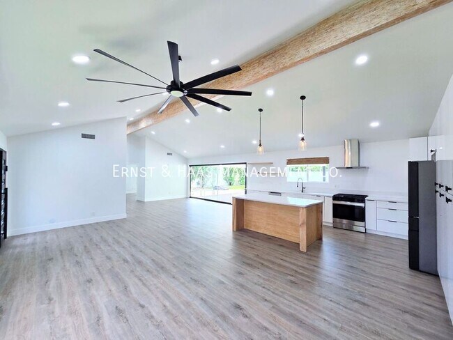 Foto del edificio - 3041 Yellowtail Dr