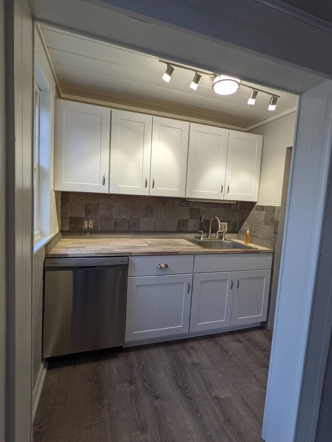 NEW KITCHEN - 16 Appleton St Townhome