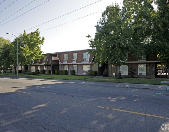 Central Park Apartments Sacramento Ca Home California Sacramento Central Park Apartments Primary Photo