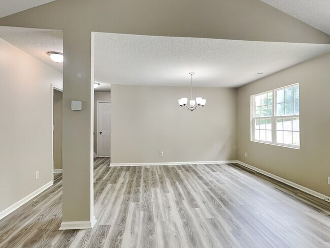 Building Photo - 220 Ashland Manor Dr