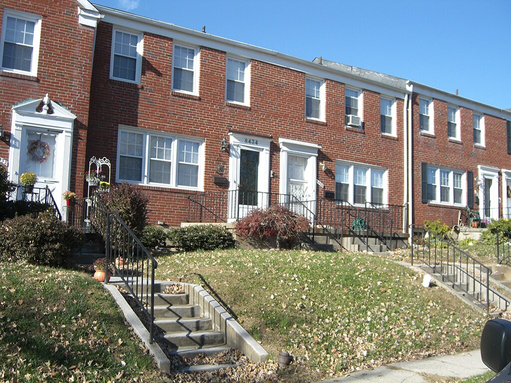 Primary Photo - 8434 Pleasant Plains Rd