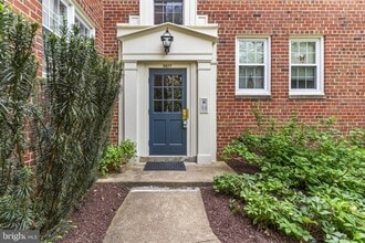 Building Photo - 6611 E Wakefield Dr