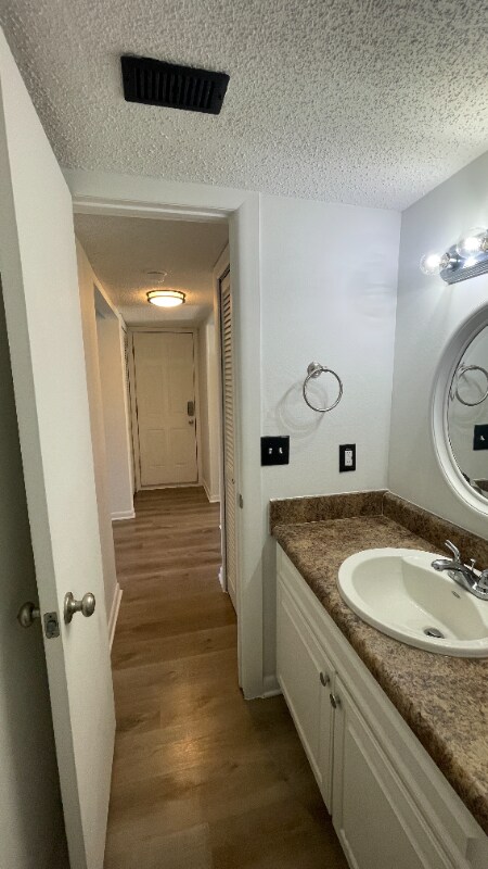 Foto del edificio - 4732 Huron Dr