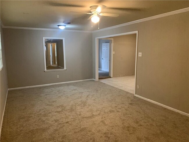 Building Photo - 3062 Pickell Dr