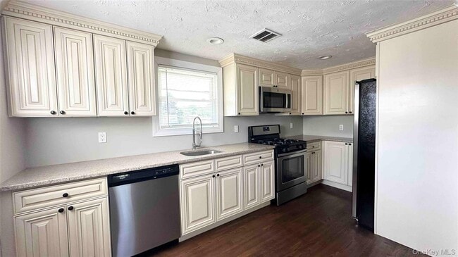 Foto del edificio - 27 Southridge Dr