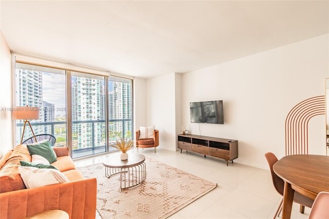 Building Photo - 485 Brickell Ave