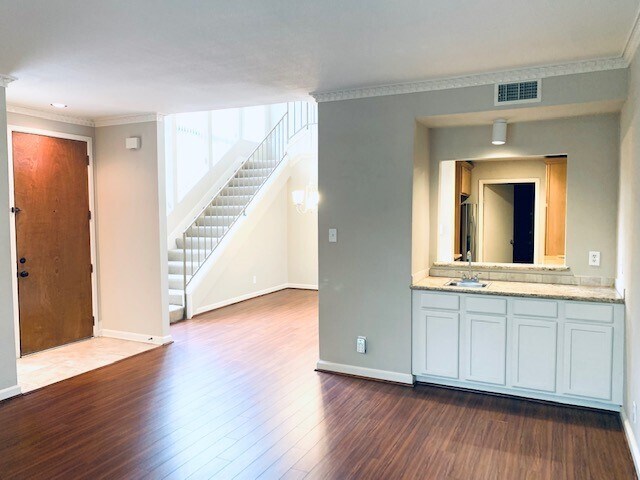 Building Photo - 2409 Bering Dr