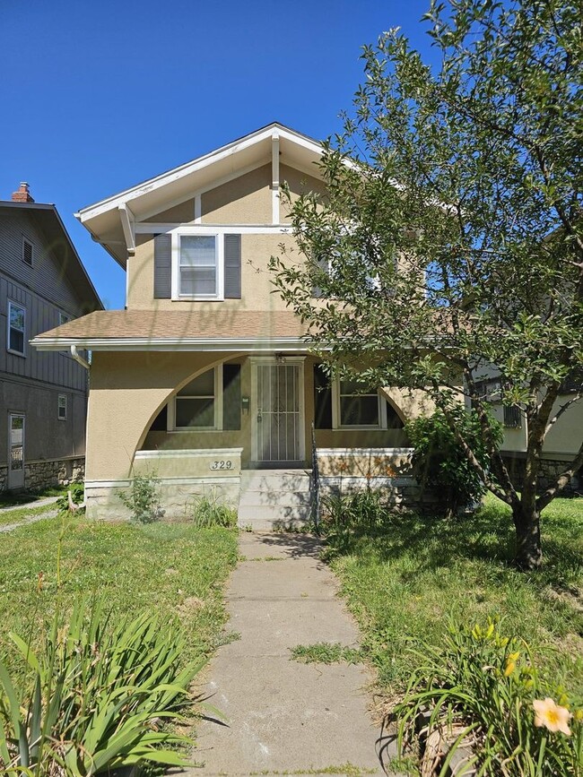 Building Photo - BEAUTIFUL 2-STORY HOME!!!