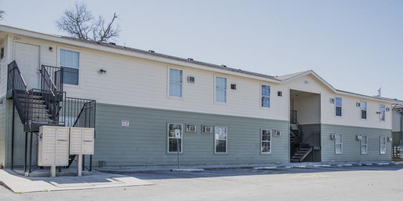 Primary Photo - 1404 Somerset Rd