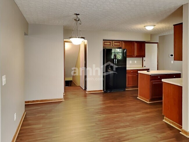 Building Photo - 1866 Pinnacle Club Dr