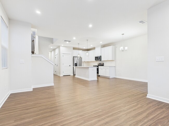 Building Photo - 9529 Munsing Dr