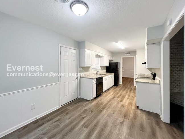 Building Photo - 3129 Domar St