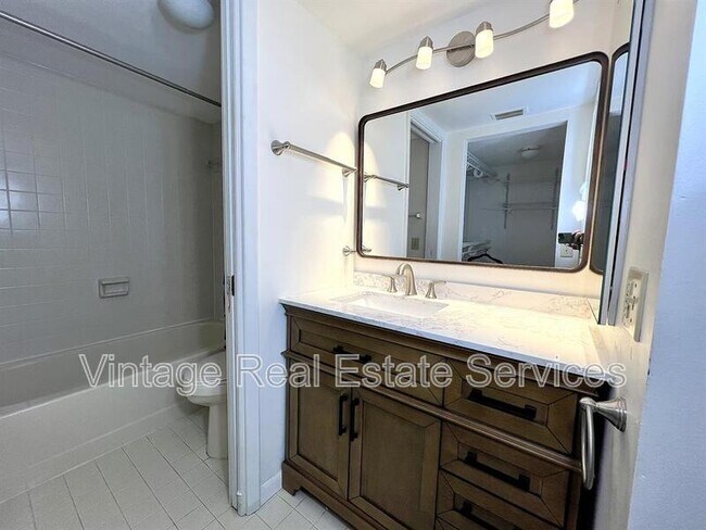 Foto del edificio - 6291 Bahia Del Mar Cir
