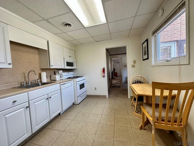 Building Photo - 907 Old Scalp Ave