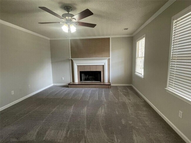 Foto del edificio - 5485 Bridle Dr
