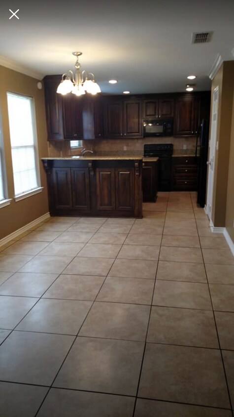 Foto principal - 5953 State Highway 154 E