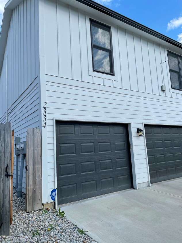 Foto principal - 2334 N Delaware St