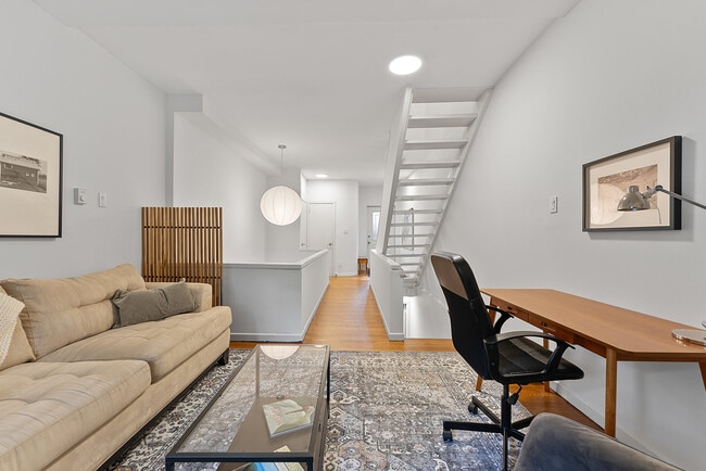 Building Photo - 232 Waverley Rd