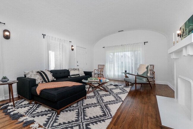 Foto del edificio - 1293 S Sycamore Ave
