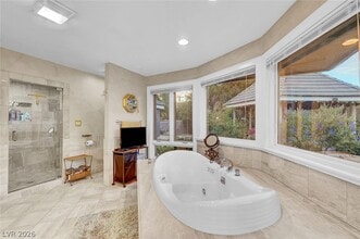 Building Photo - 7258 Loma Alta Cir