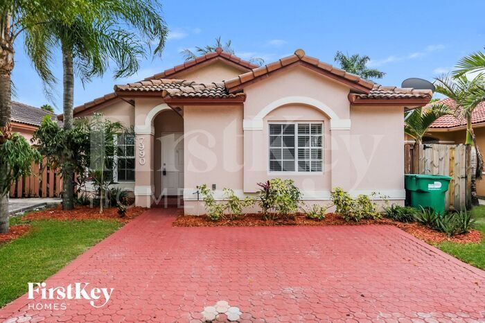 Foto principal - 7990 NW 197th St
