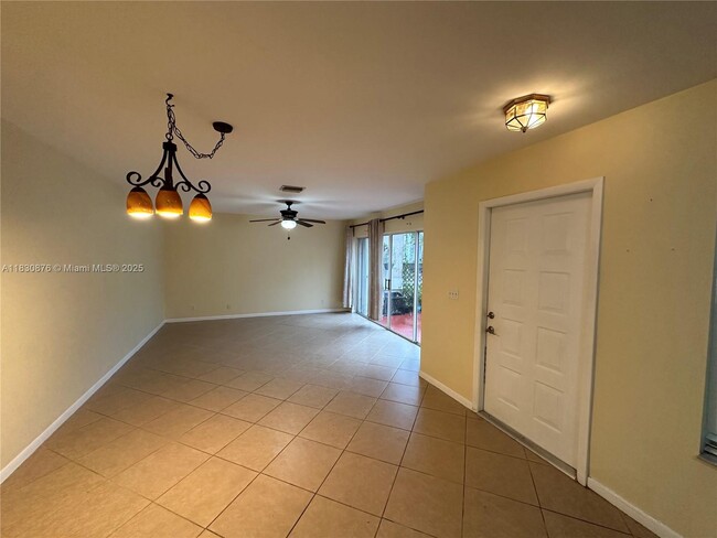 Building Photo - 10998 Mainsail Dr