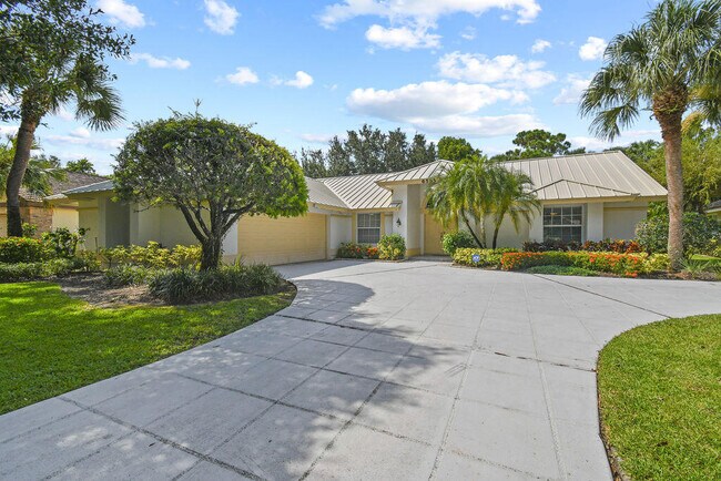 Building Photo - 6565 Winding Lake Dr