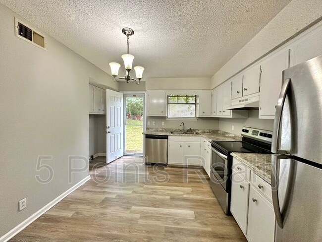 Foto del edificio - 4404 Gina Brooke Dr